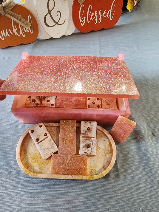Pink champagne Dominoes